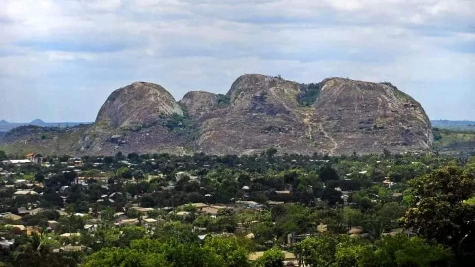 Hostel Pensao Ya Mute شيمويو المظهر الخارجي الصورة